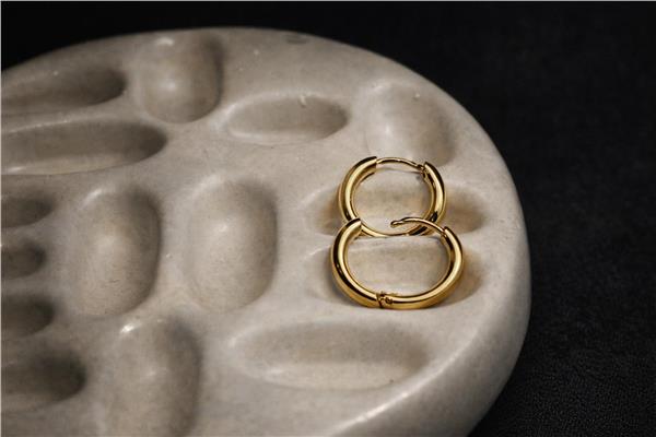 Amy İnce Mini Gold Renk Halka Küpe